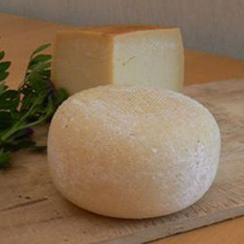 Caciotta vaccina semi stagionata 500 g ca Rinascita