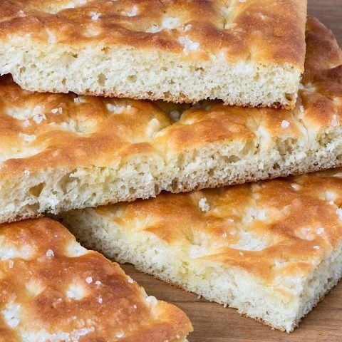 FOCACCIA con broccolo e salsiccia
