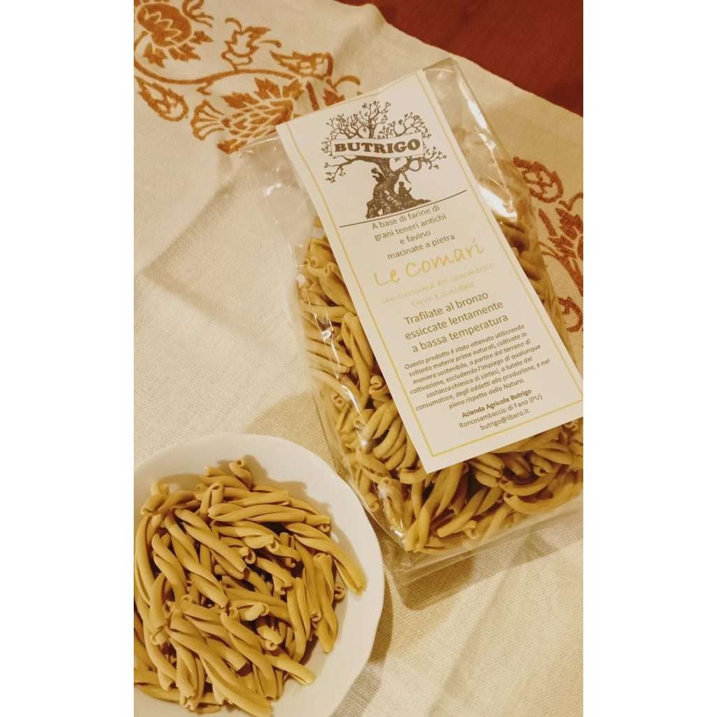 Le Comari alla curcuma  preparazione artigianale trafilata al bro, con l'aggiunta di curcumanzo lenta essiccazione