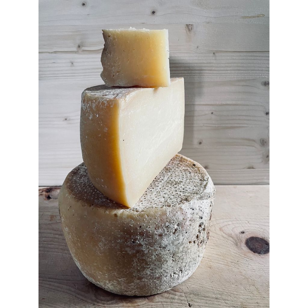 Pecorino stagionato - FORMA INTERA