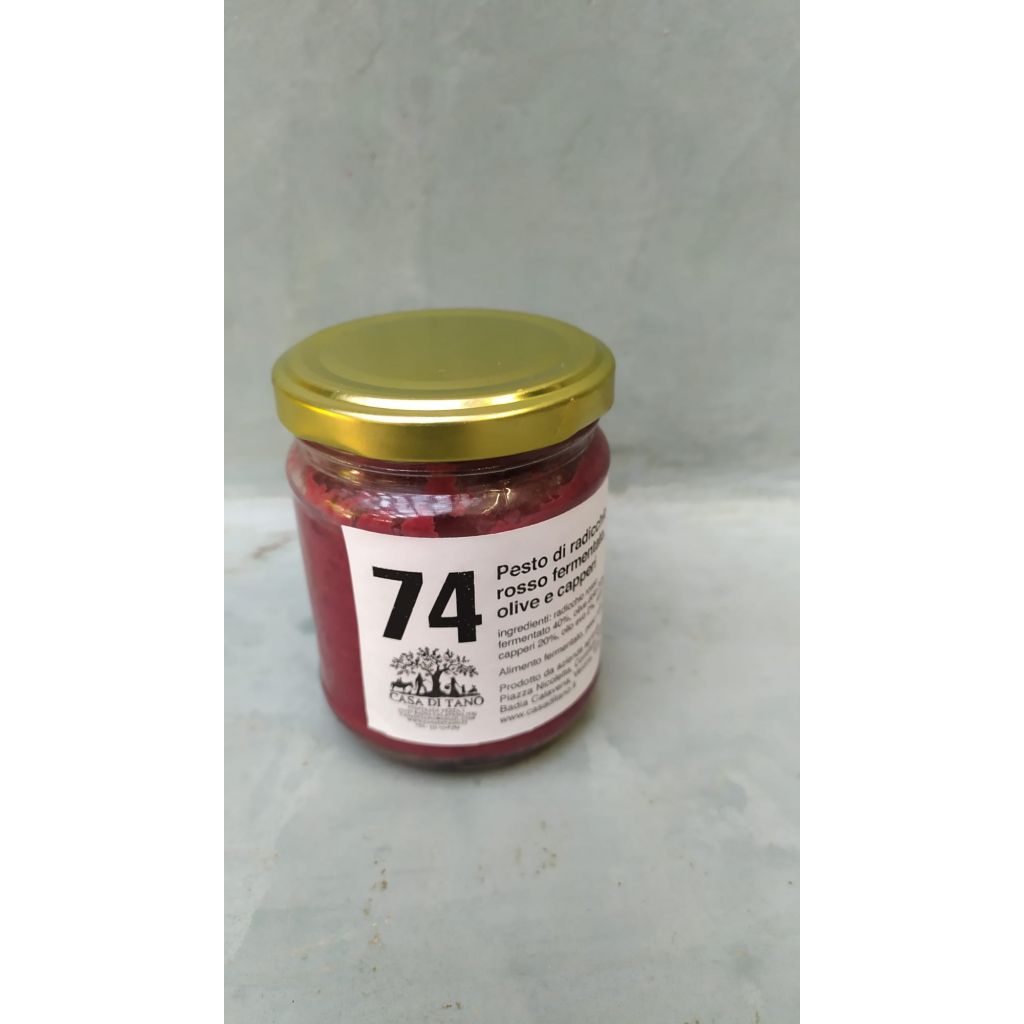 Pesto di radicchio rosso fermentato, olive dolci e capperi