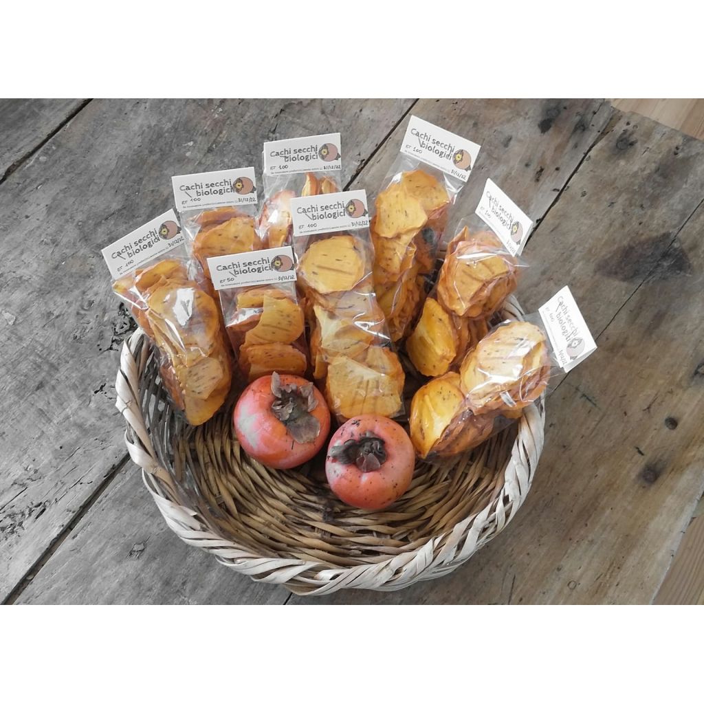 Cachi secchi biologici in fettine
