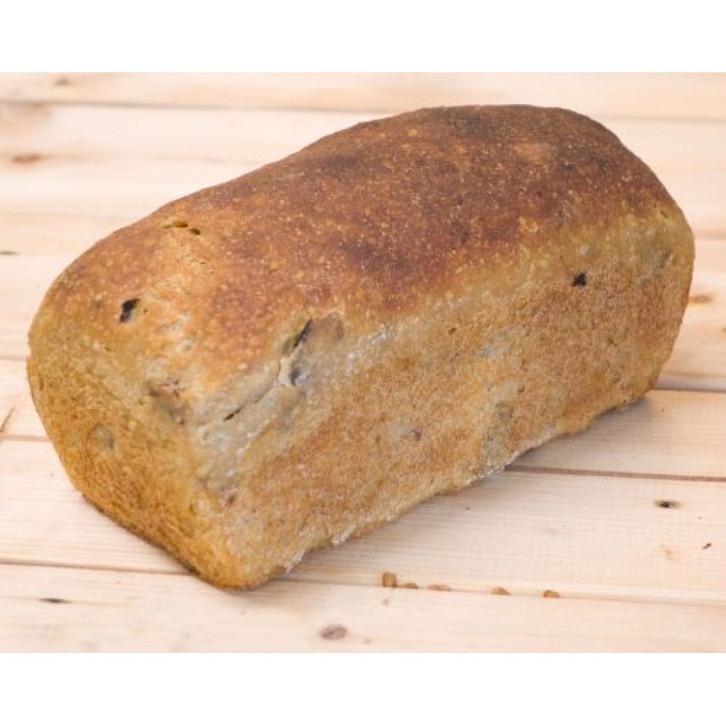 Pane in pasta madre con le noci