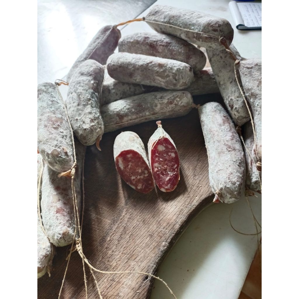 Salame tipo cacciatorino piccante