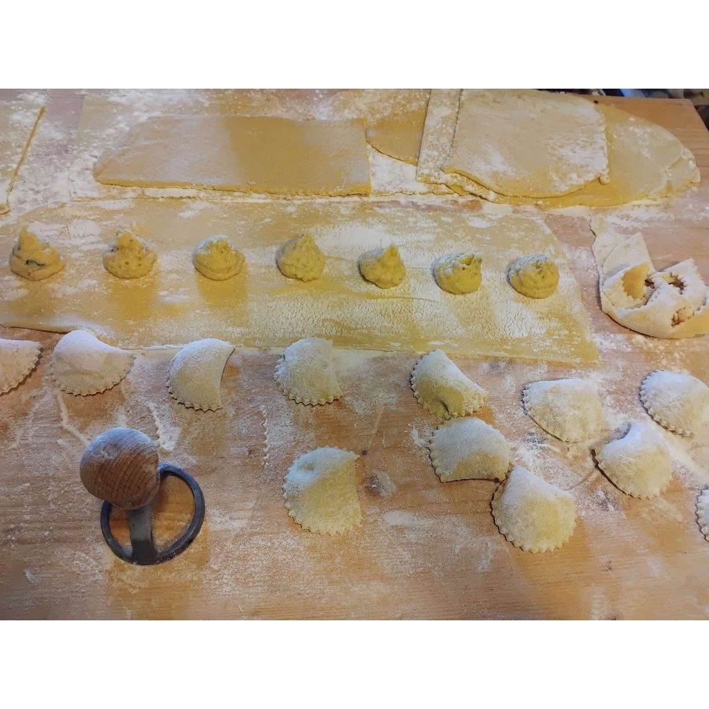 Ravioli di patate e porri tirati a mano uno ad uno a da chef silvia con pasta fresca