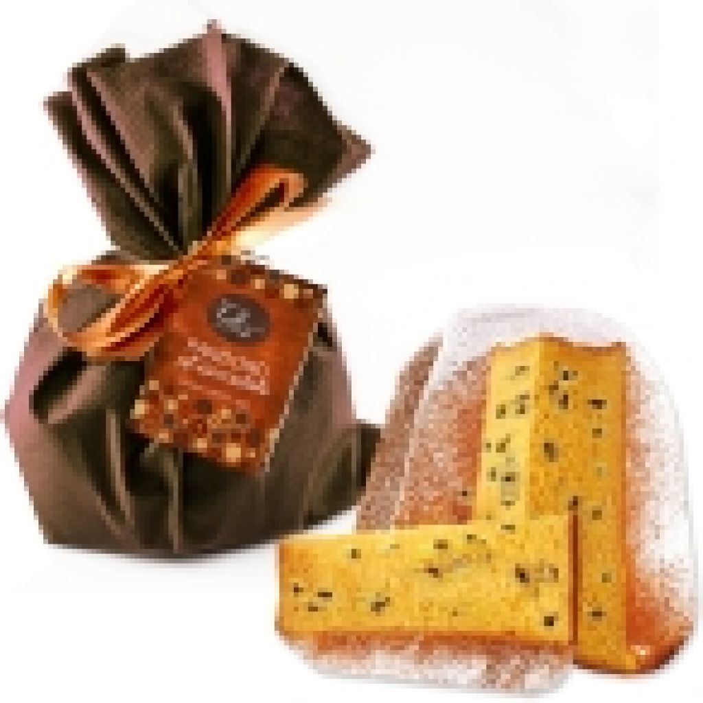 Pandoro con gocce di cioccolato e zucchero a velo